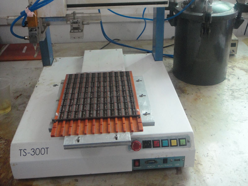 自动点胶机自动点凡立水